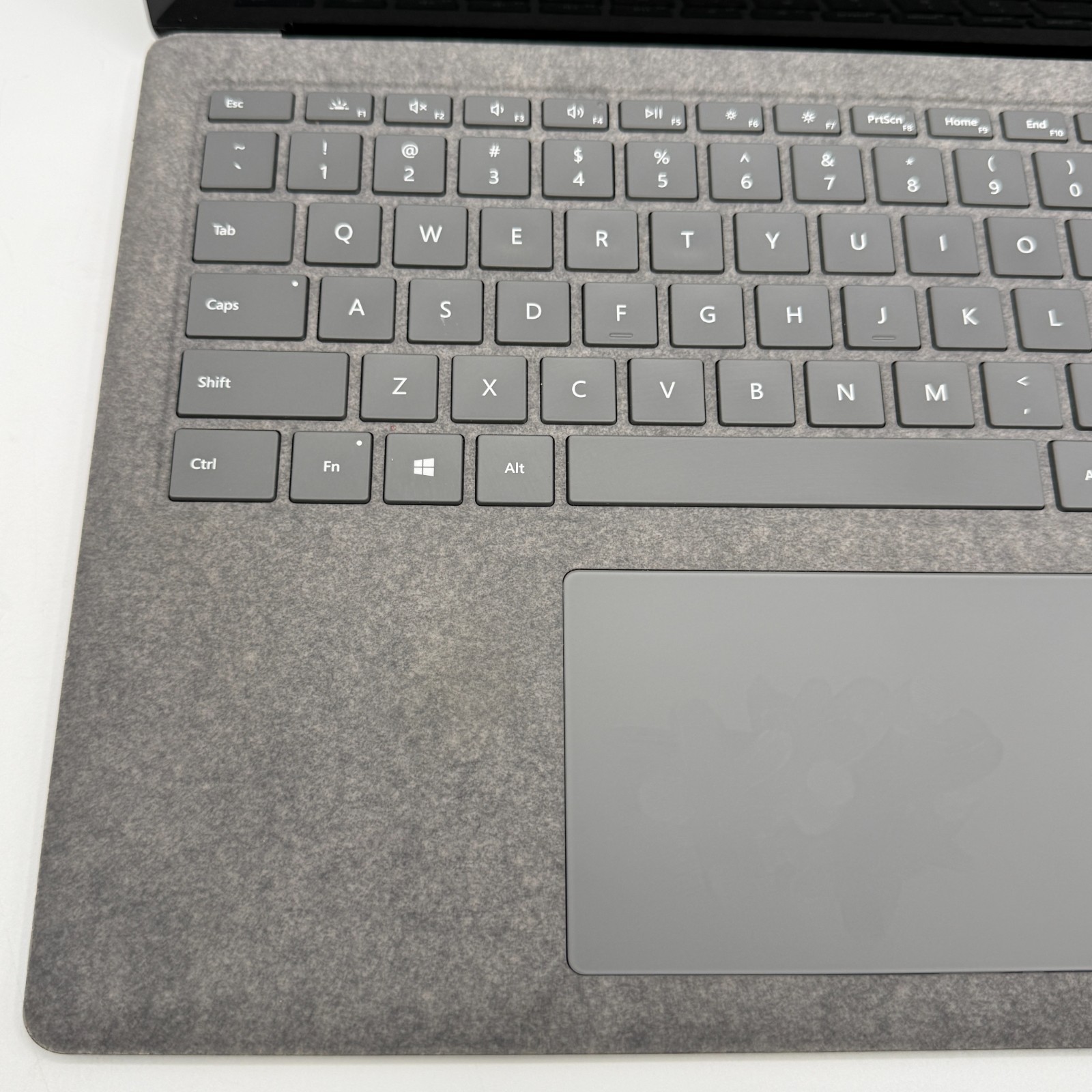 Microsoft Surface Laptop 4 13.5″ i5-1135G7 16GB RAM 128GB SSD Win 11 Pro Touchsc