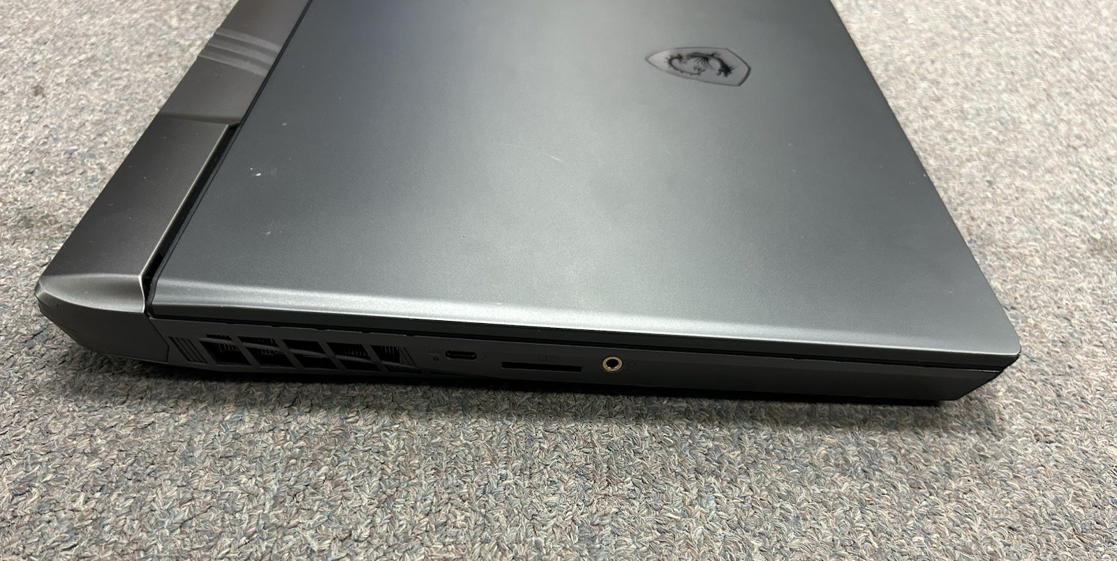 MSI Vector 17 HX A14V 17″ i9-14900HX 2.3GHz 32GB RAM 1TB SSD GeForce RTX 4070