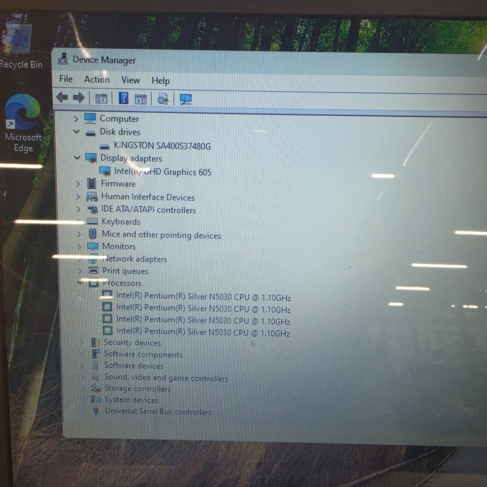 HP Laptop 15.6″ 15-DW0081WN Pentium Silver UHD 605 W11H 4GB 1.1GHz Red