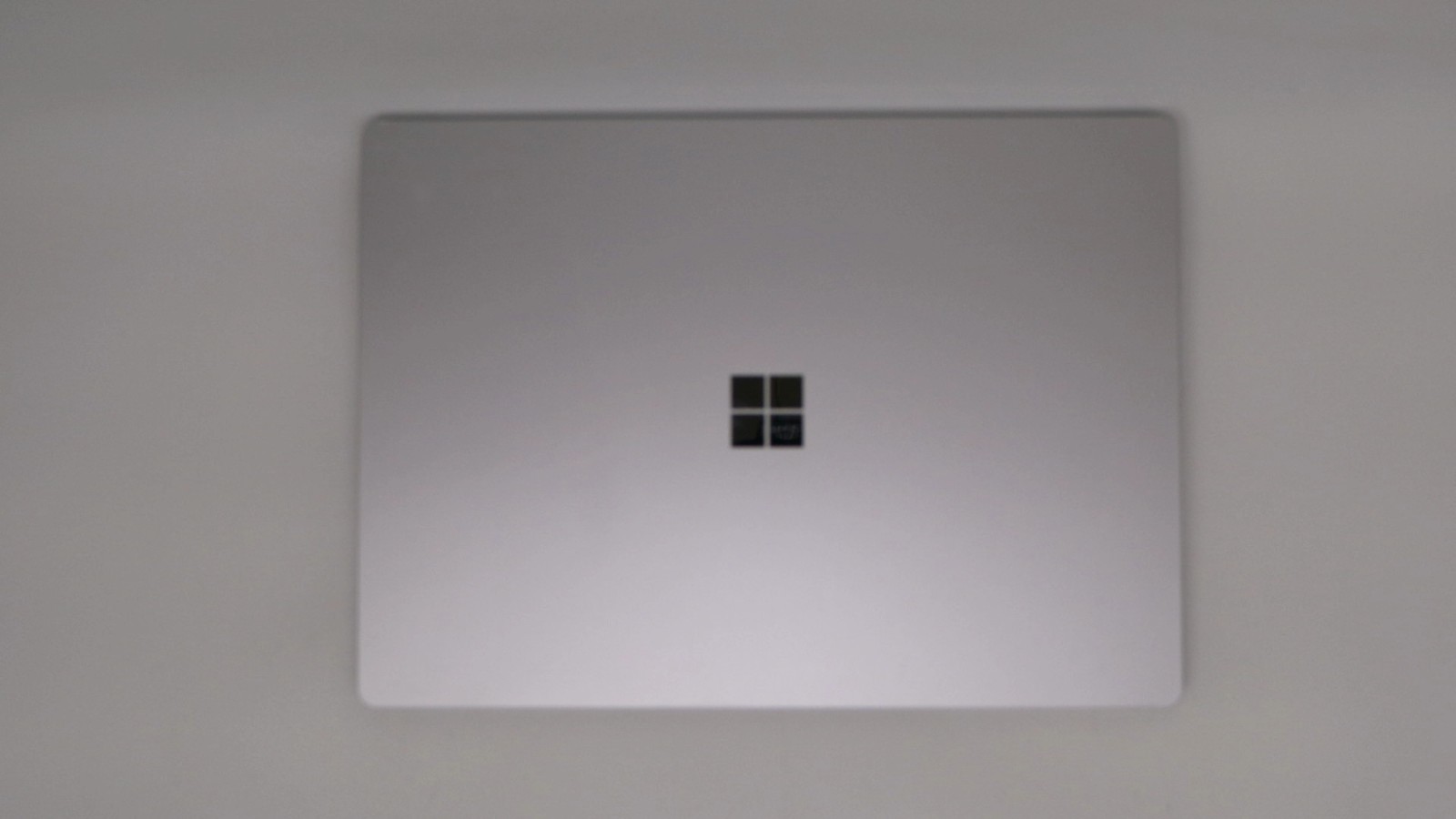 Microsoft Surface Laptop 3 15″ i7-1065g7 16GB 256GB – Fair READ DESC