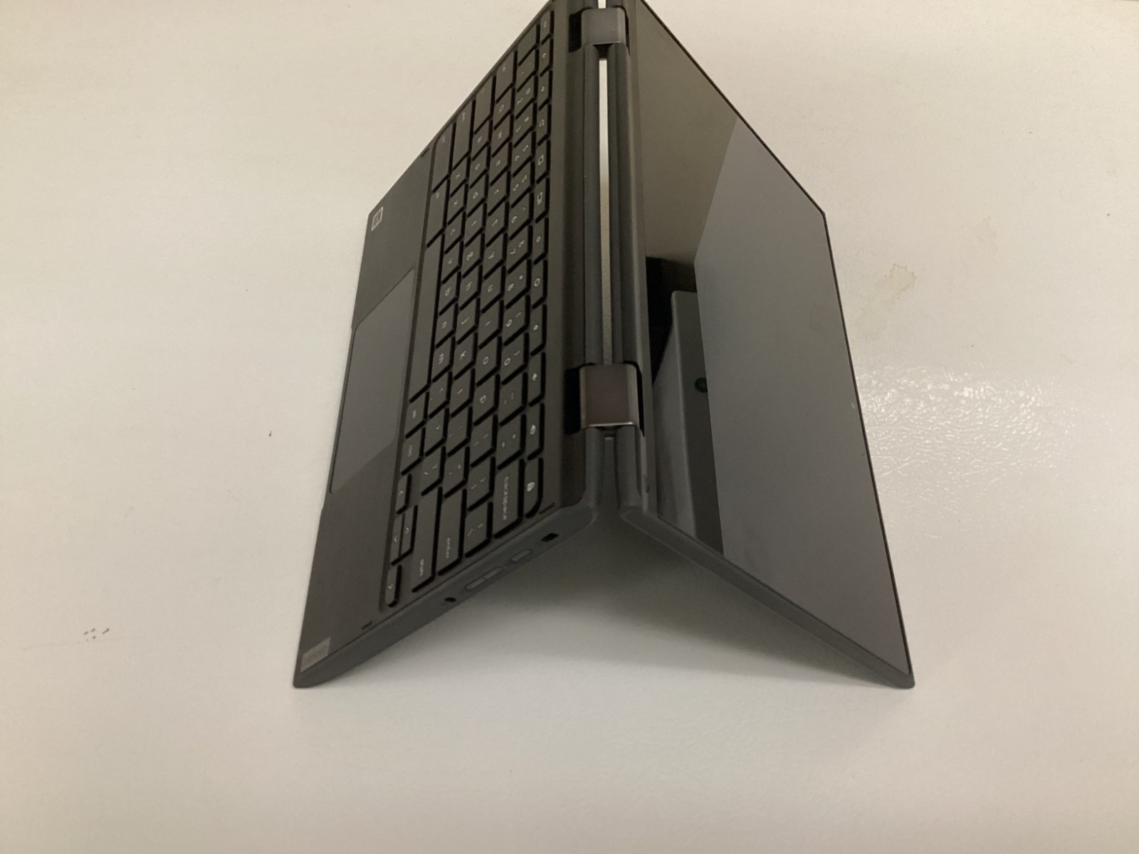 Lenovo 300e chromebook 2nd Gen MTK model 81QC 2 in 1 – 32GB – 11.6″