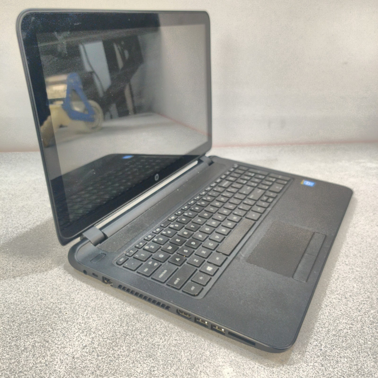 HP 15-f010wm Laptop N2830 2.16 GHZ 4GB RAM 256GB SATA SSD WIN10H NO BATTERY/AC