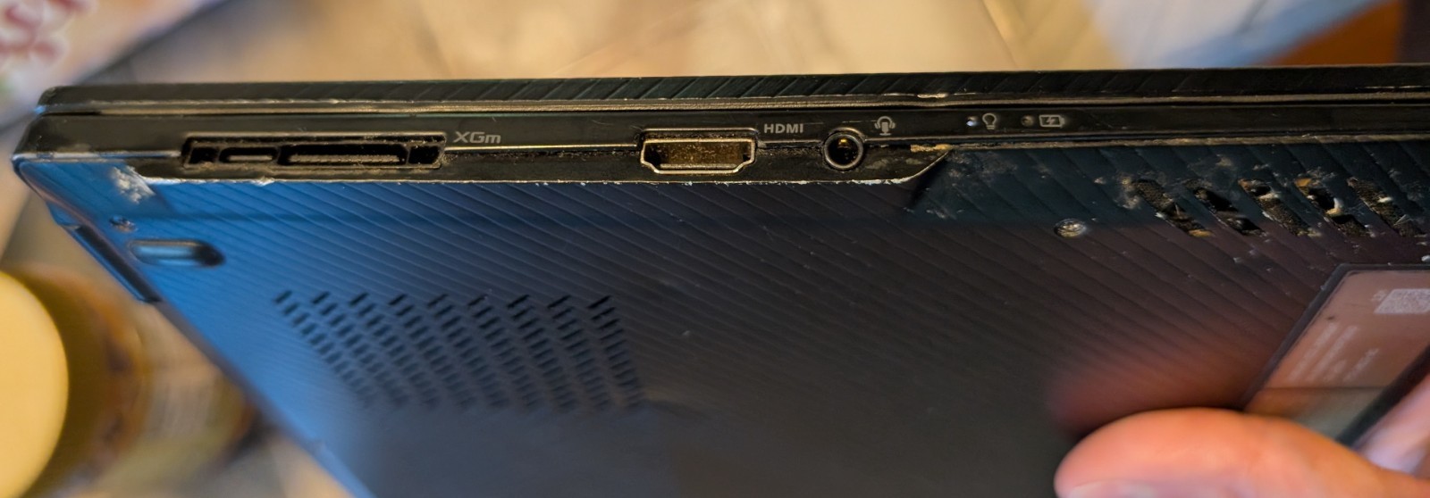 ASUS ROG Flow X13 13.4” READ DESC (1TB SSD, 6900HS, 16GB DDR5, RTX 3050 Ti)