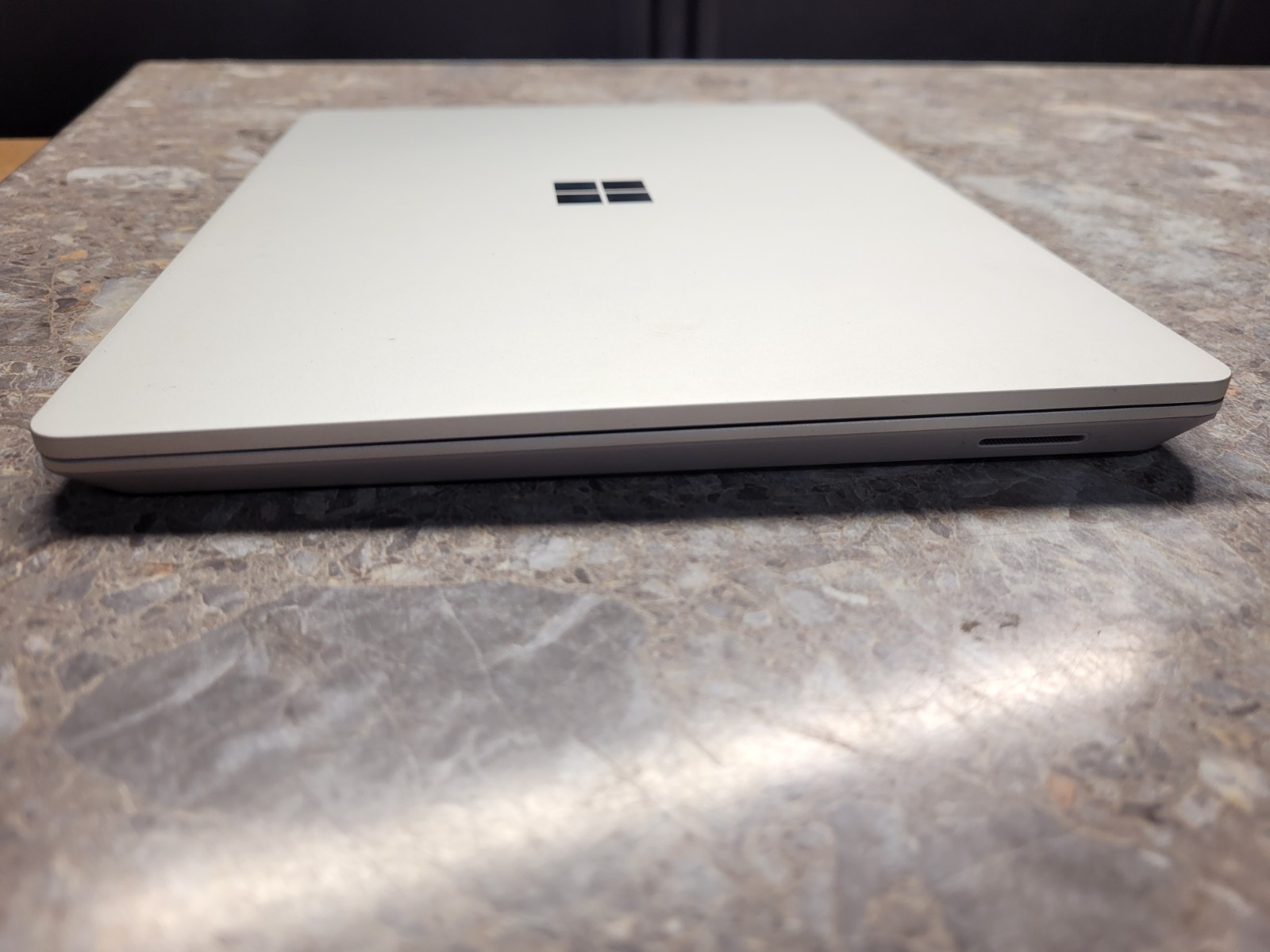 Microsoft Surface Laptop Go 1943 i5 1035G1 1.0GHZ 12.4″ 8GB 128GB Win 11 Mouse
