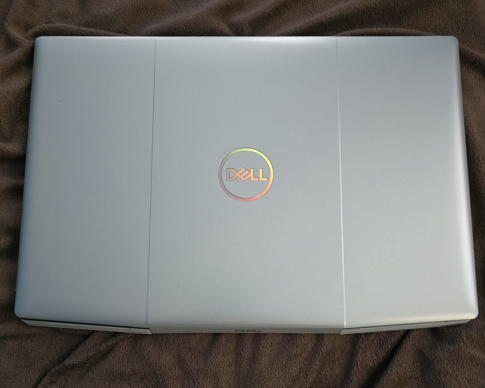 Dell G5 5505 | 15.6″ Full HD 144Hz Display Gaming Laptop