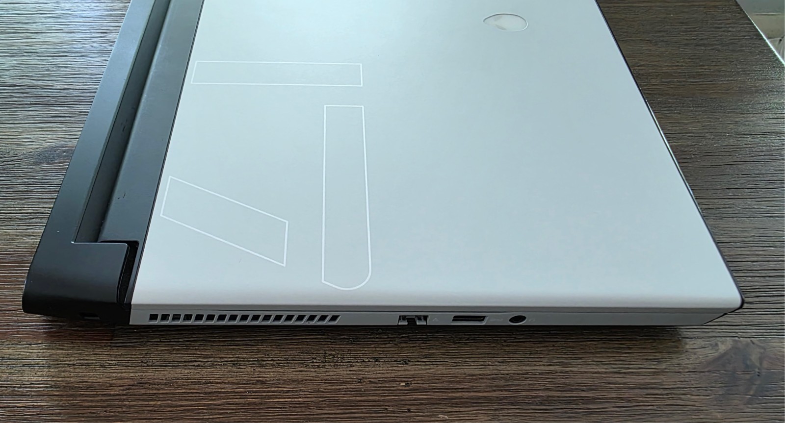 Alienware m17 R3 i7-10750H 32GB RAM 1.4TB SSD 17.3″ FHD 300Hz RTX 2080 SUPER