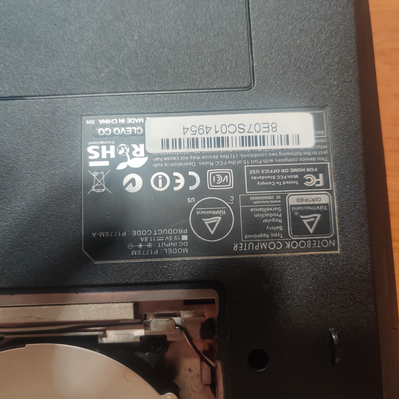 Sager Clevo P177SM-A NP8298 I7-4810mq 3.8Ghz NVIDIA 770m Gpu Works Bad Lcd 17.3″