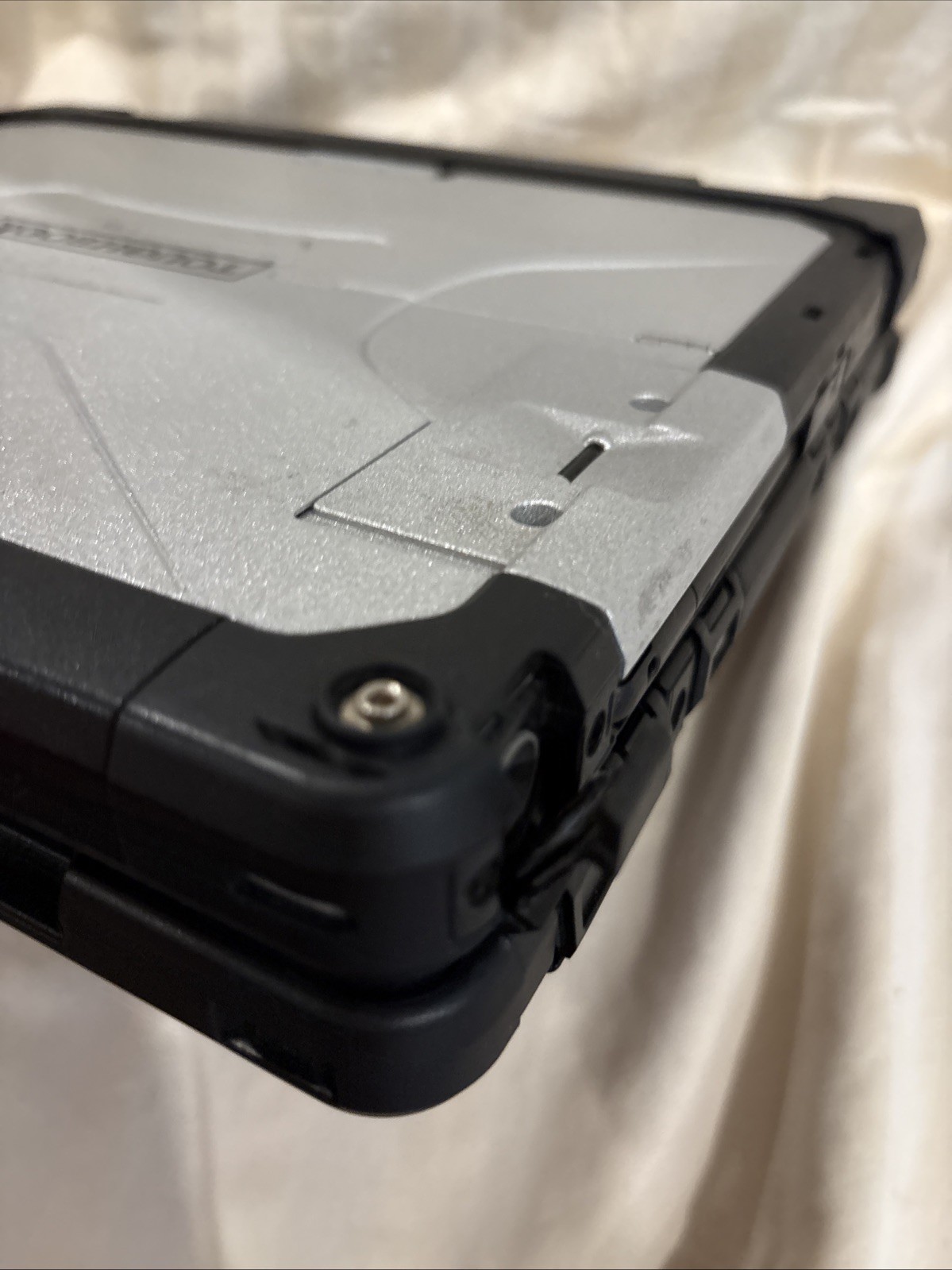 Panasonic Toughbook CF-33 Core i5 7300U 2.6GHz 8GB 256gb NVME SSD W11 Pro