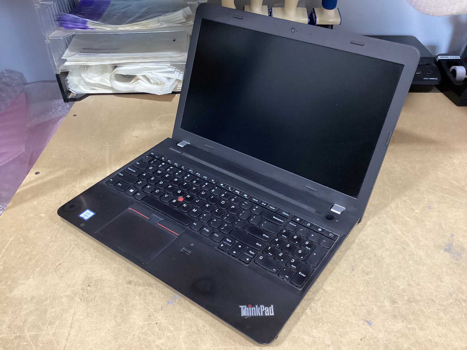 Lenovo ThinkPad E560 15.6″ Laptop i5-6200U 2.3GHz | 8GB | 500GB No OS/AC As Is