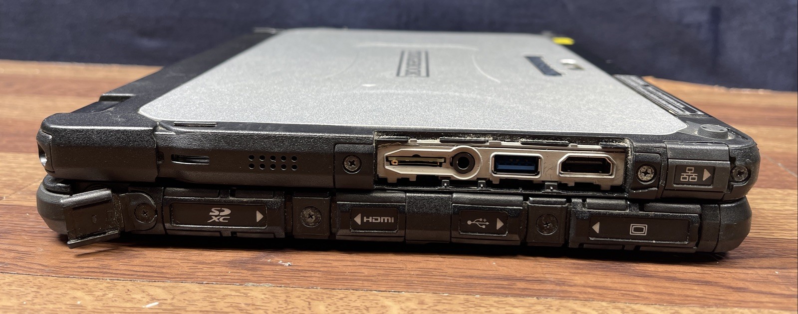 Panasonic Toughbook CF-20 Intel Core i5-7Y57 3.30 GHz 16GB RAM 256GB SSD NO OS
