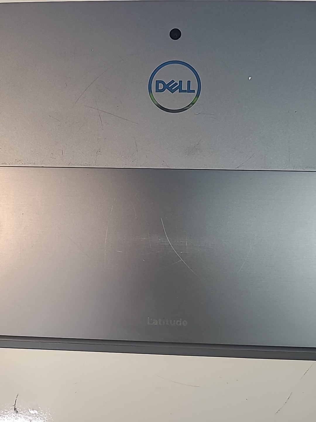 Dell Latitude 7210 Core i7-10610U 1.80GHz 16GB 256GB SSD Touch Screen W/adaptor