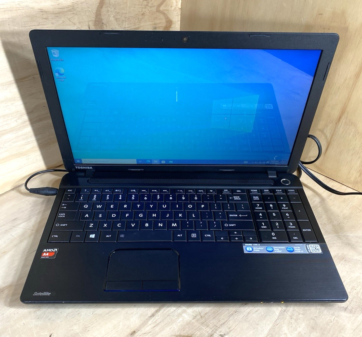 Toshiba Satellite C55D-A5372 15.6″ AMD A4-5000@1.5GHz/8GB RAM/128GB SSD/BAD BATT
