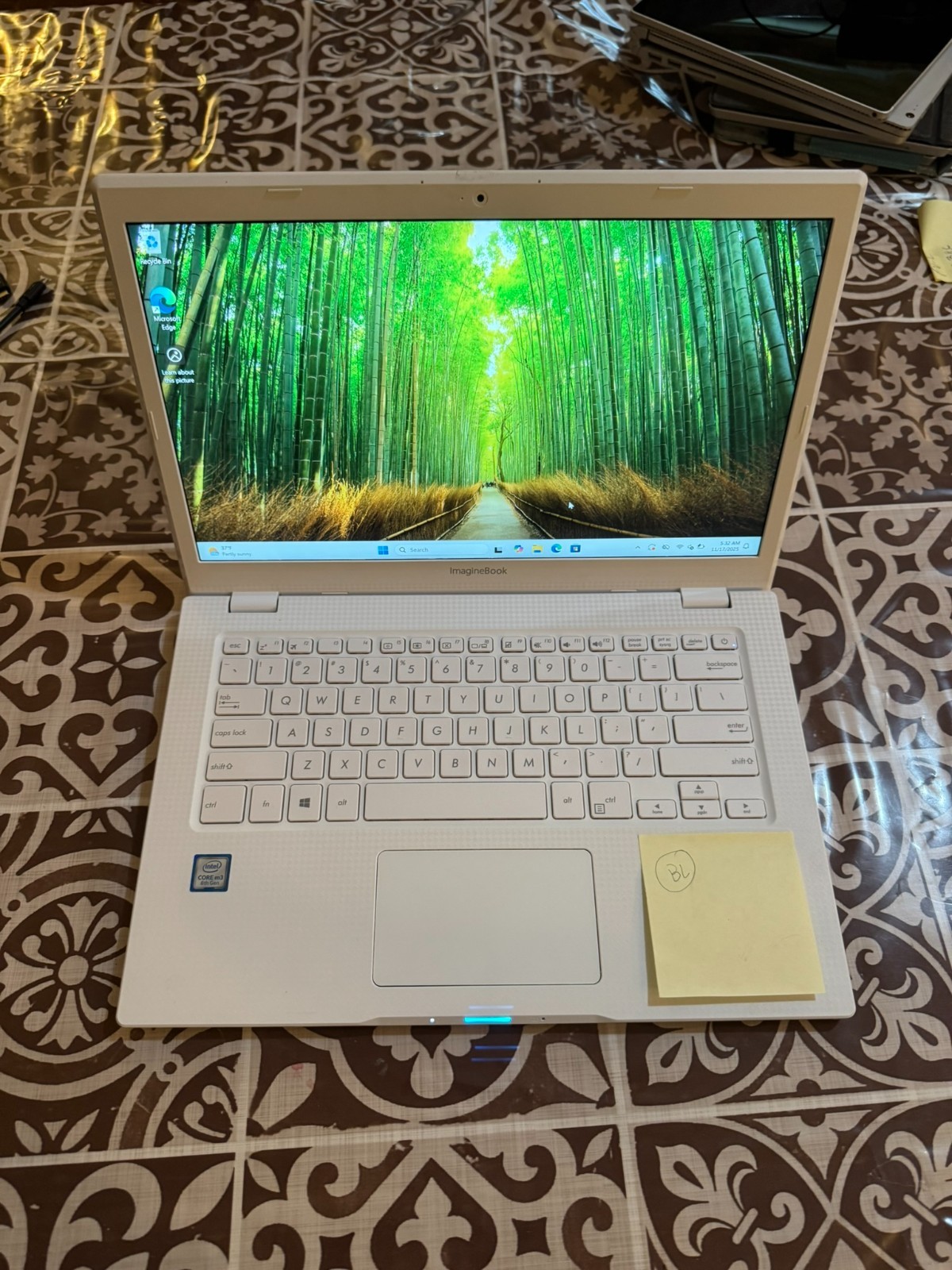 ASUS ImagineBook 14″ MJ401TA m3-8100Y 4GB 256GB SSD Win11 White