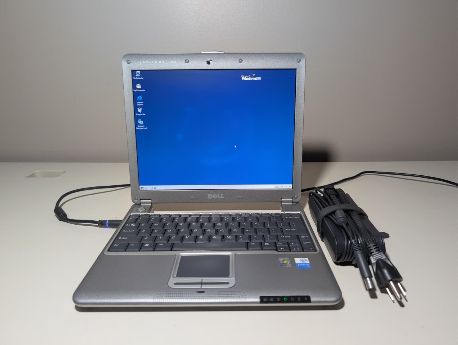 Dell Latitude X300 | Pentium M 1200 640MB RAM 60GB HDD | Windows 98 SE
