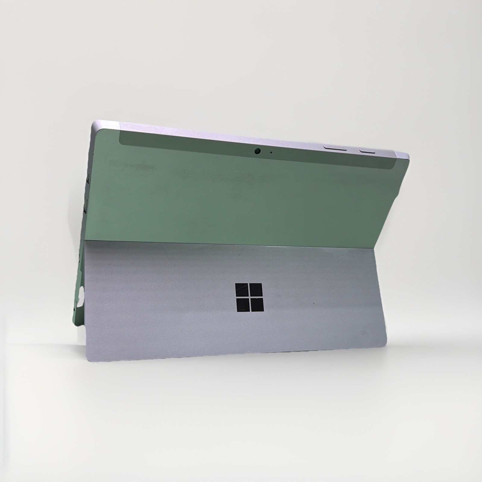 Microsoft Surface 3, Intel Atom x7-Z8700 @ 1.6GHz, 4GB RAM, 128GB SSD, W10P
