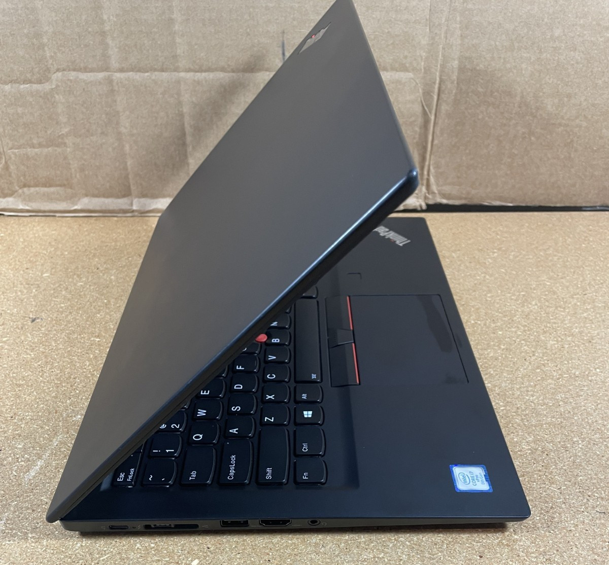 Lenovo Thinkpad T490s i5-8365U @1.6GHz | UHD Graphics 620 | 256GB | 8GB | B