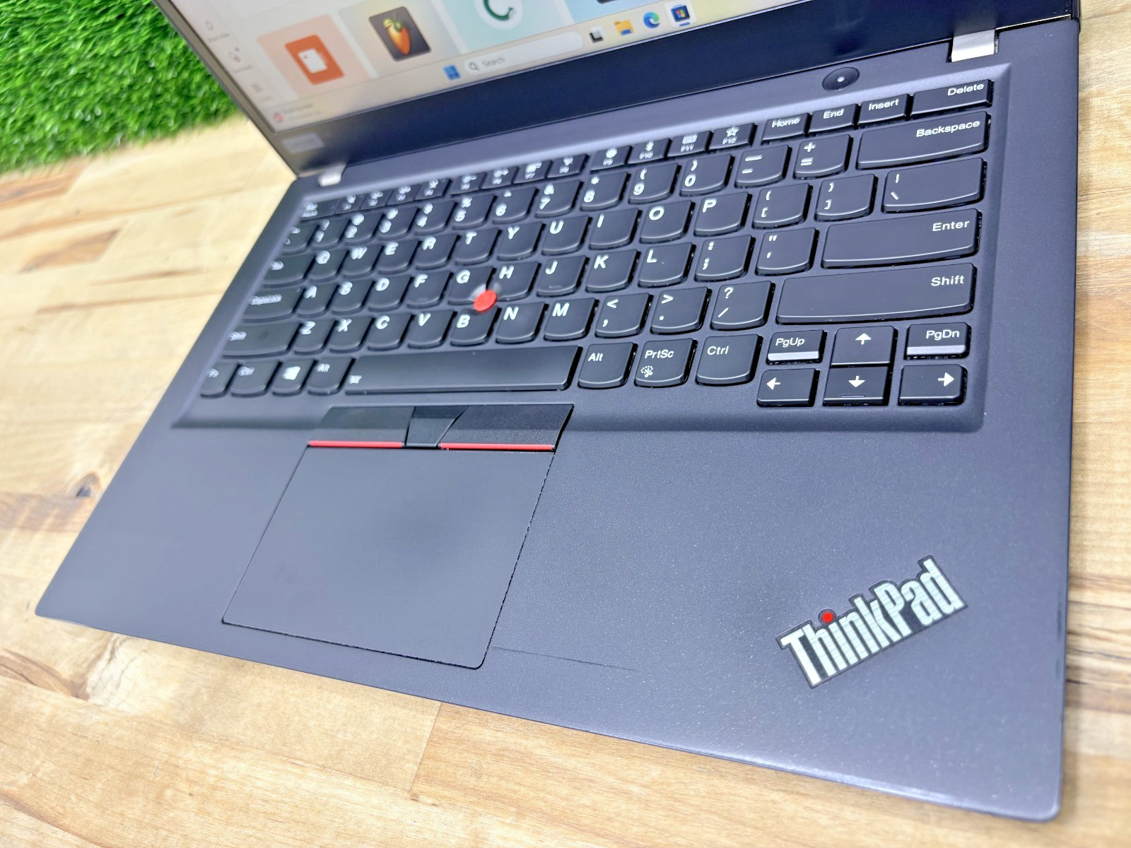 Lenovo ThinkPad T490s Intel i7-8th Gen 1.90GHz 16GB RAM 256GB SSD Windows 11 P*