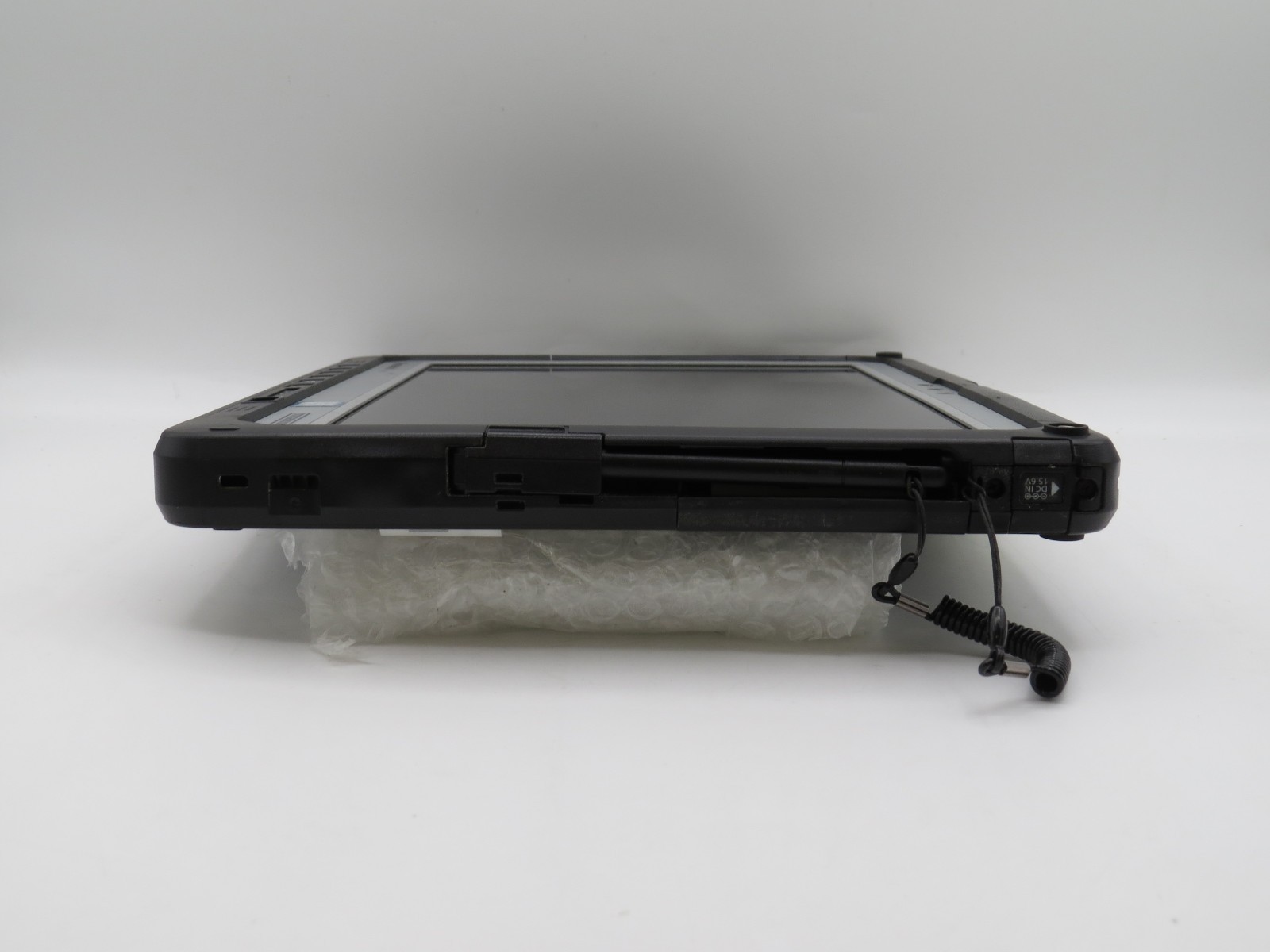 Panasonic CF-33 Tablet | i7-7600U @ 2.8GHz | 16GB DDR3 | 256GB m2 | No OS/AC