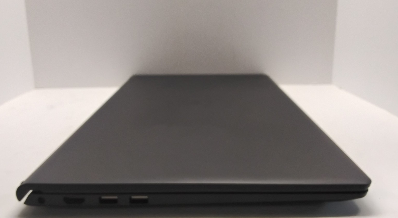 Dell Inspiron 15 3520 with i5-1135G7 @2.40Ghz, 8GB RAM, 256GB SSD LCD BROKEN