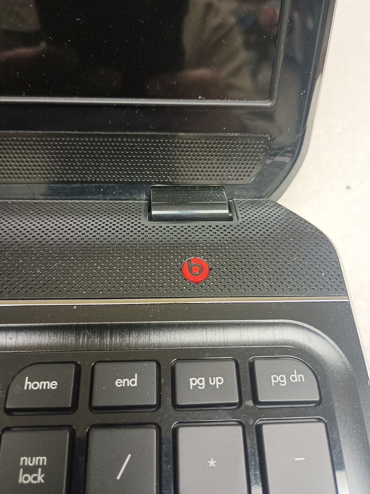 HP Envy DV6 AMD A8-4500M APU W/Radeon Graphics, 8GB RAM, 500Gb HDD Windows 10