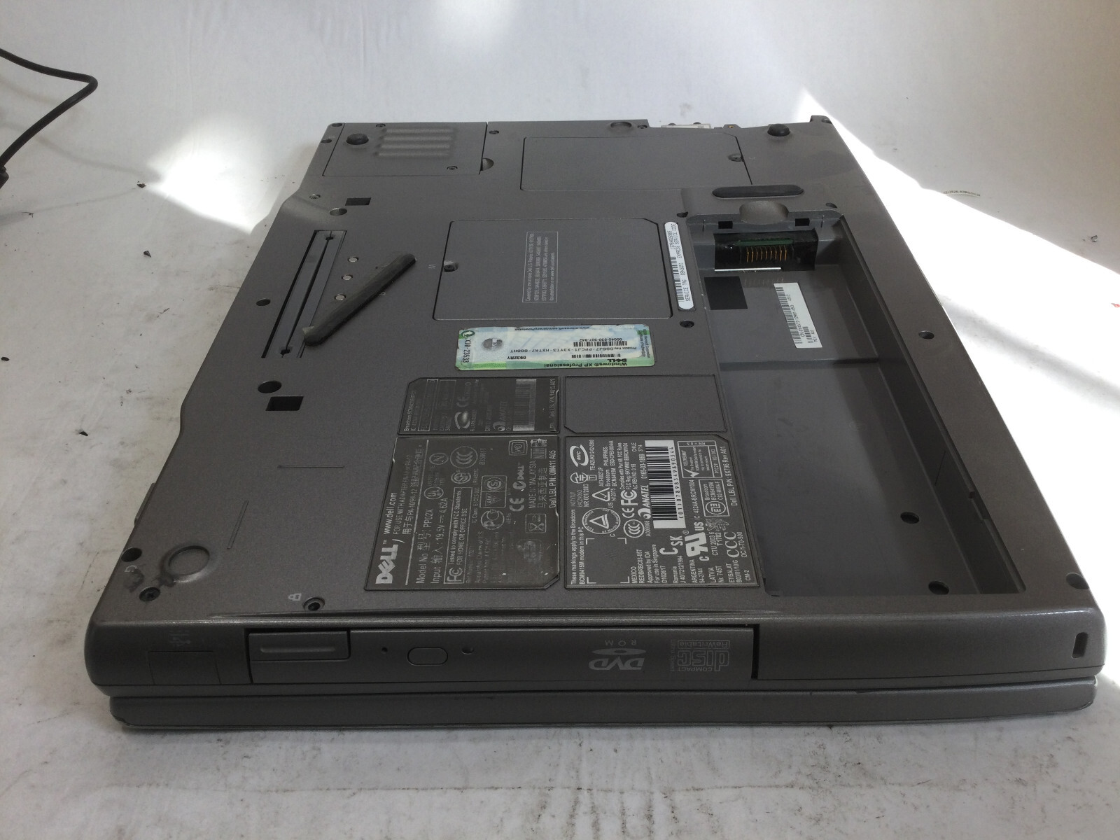 DELL INSPIRON 8600 – FOR PARTS – INTEL PENTIUM M – 128MB RAM – READ DESCRIP – BB