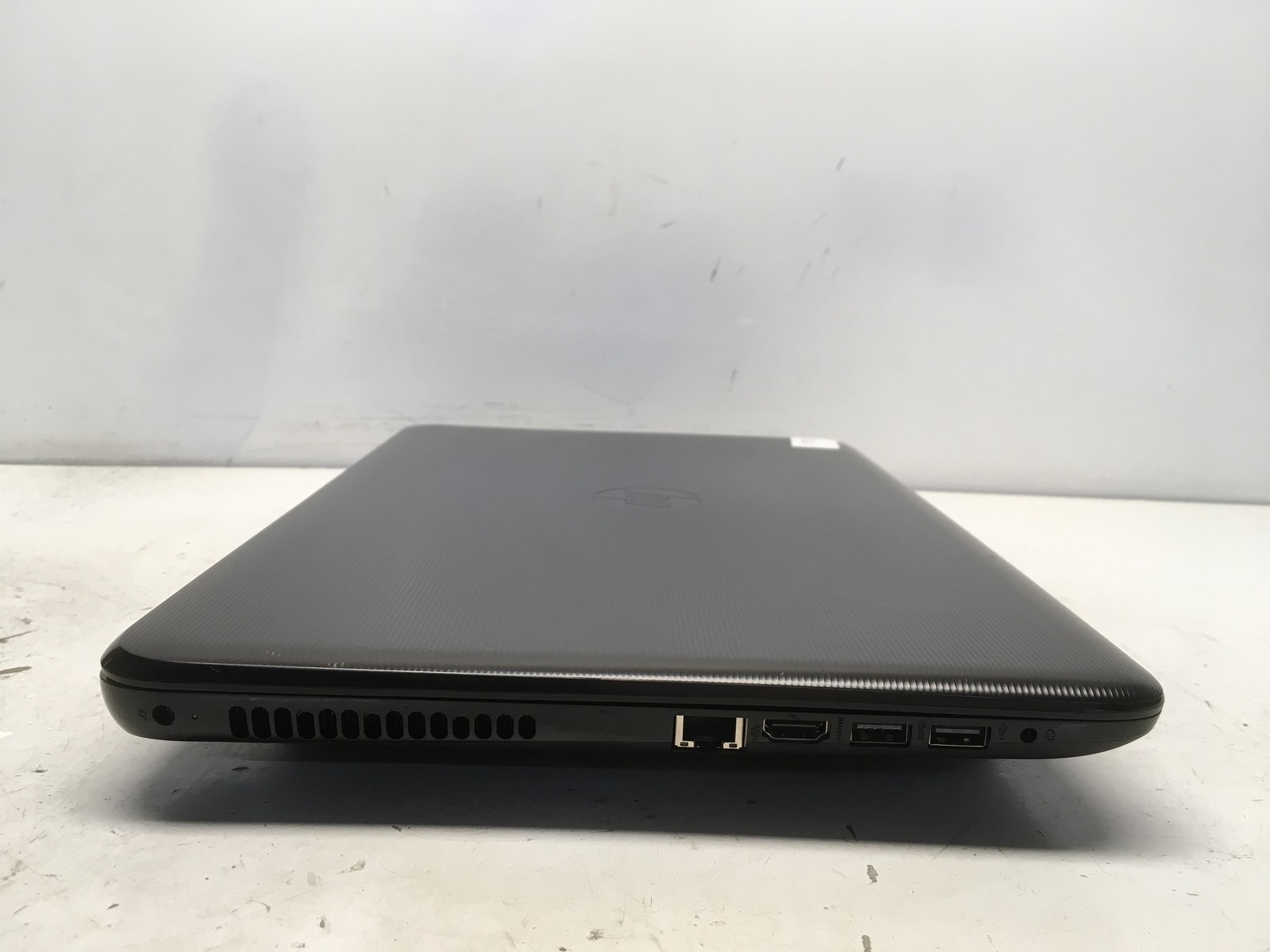 HP 15-BA009DX AMD Quad-Core A6-7310 APU 2GHz No RAM NO HDD No Batt