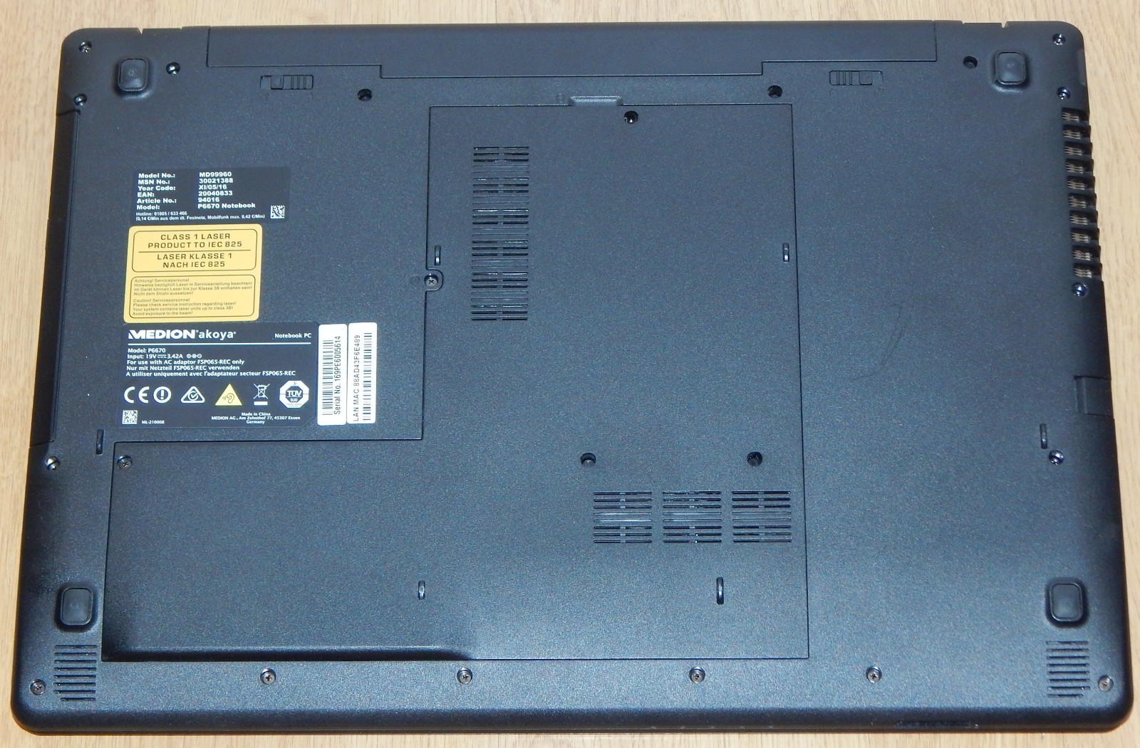 15.6″ Laptop Notebook Medion Akoya P6670 i5 12GB RAM SSD 1TB HDD DVDRW Win 11