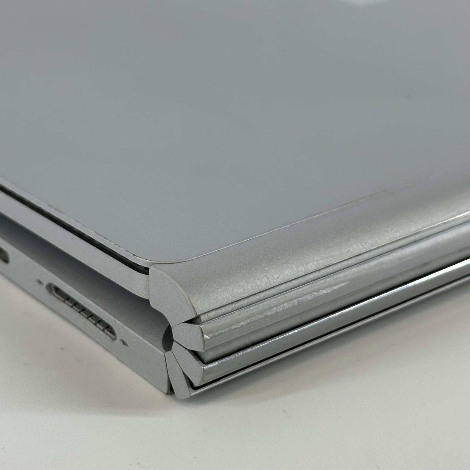 Microsoft Surface Book 2 13.5 QHD+ TOUCH i7-8650U 1.90GHz 16GB 512GB GTX 1050