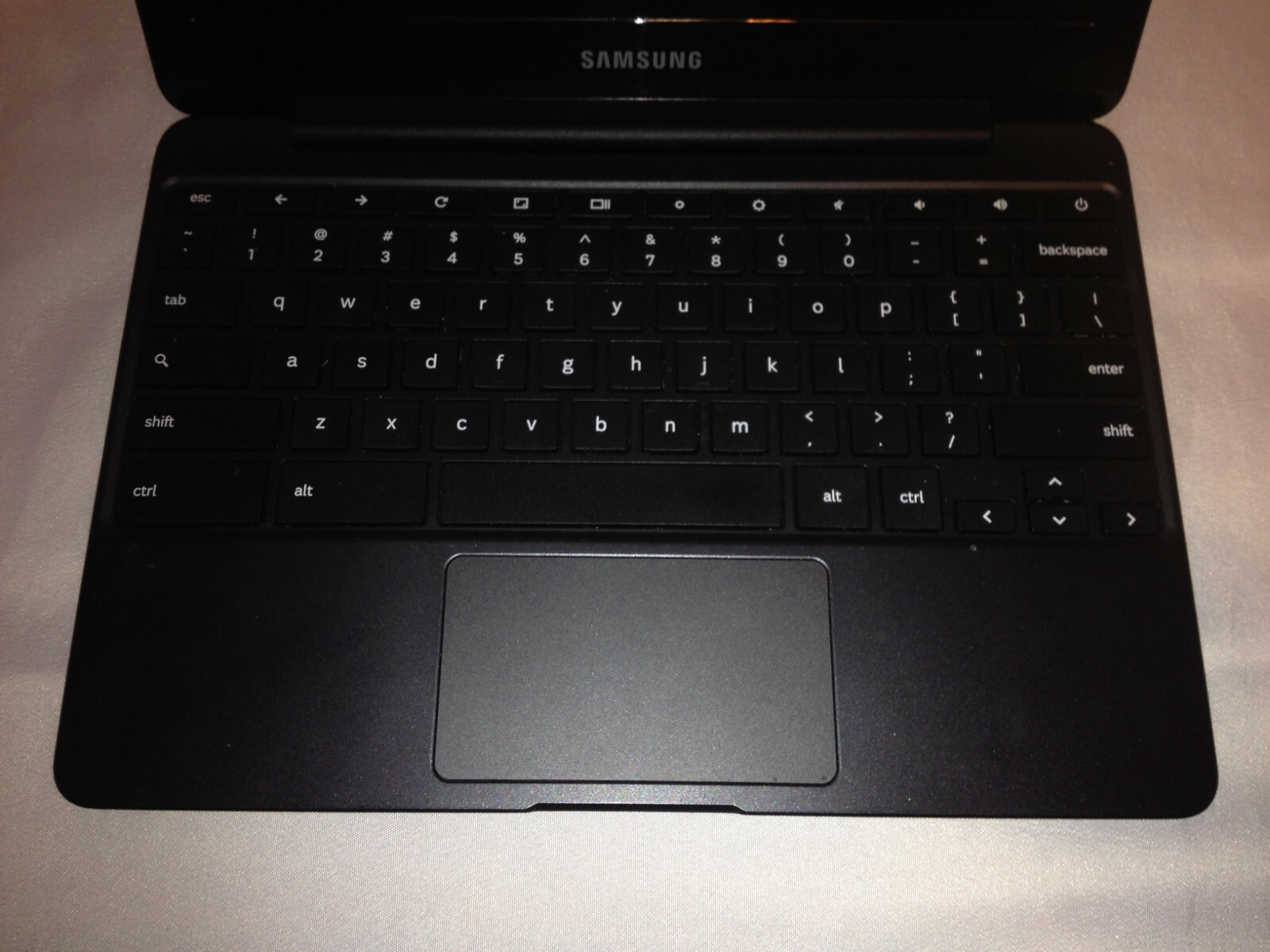 SAMSUNG Chromebook 3 XE500C13 11.6in. and Charger (16GB, 2.48GHz, 2GB)