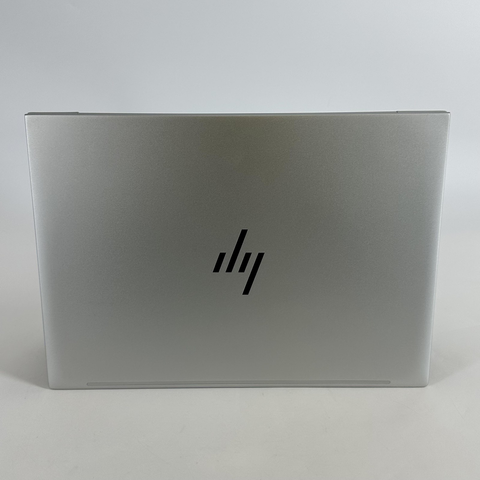 HP Elitebook 845 G11 14 Silver FHD+ 3.3 GHz Ryzen 7 PRO 8840U 32GB 512GB SSD