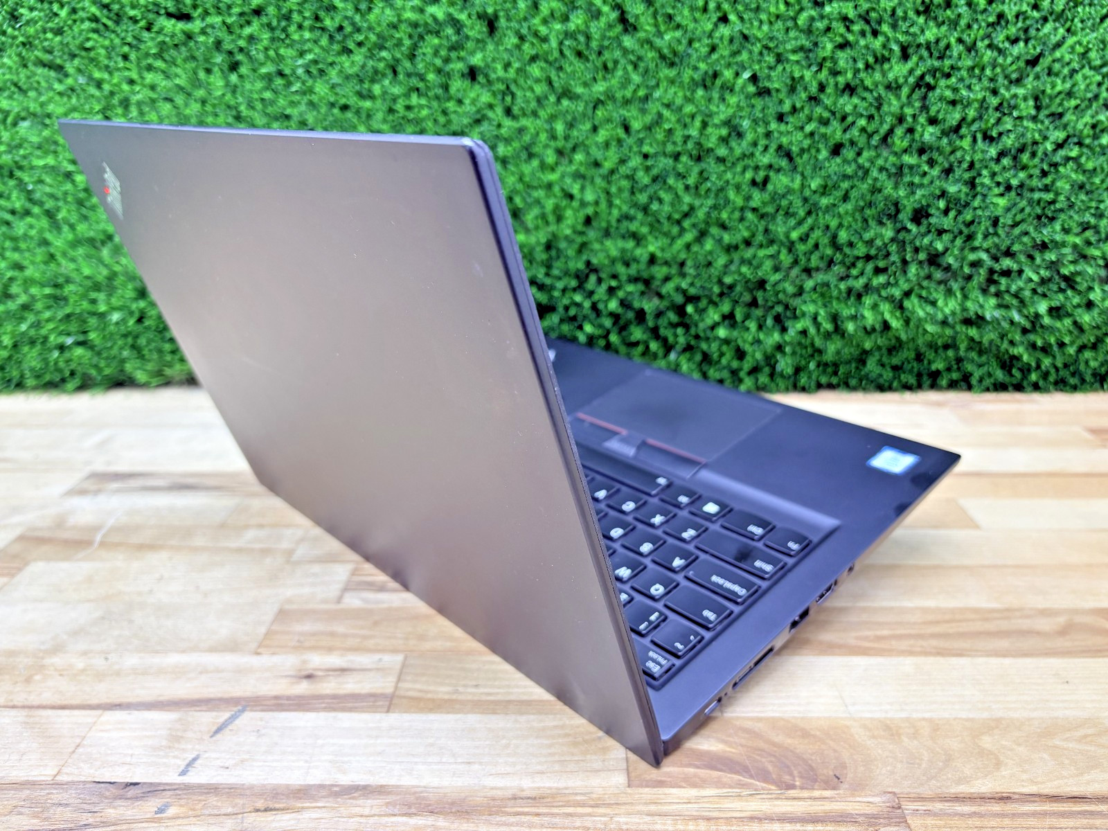 Lenovo ThinkPad T490s Intel i7-8th Gen 1.90GHz 16GB RAM 256GB SSD Windows 11 P*