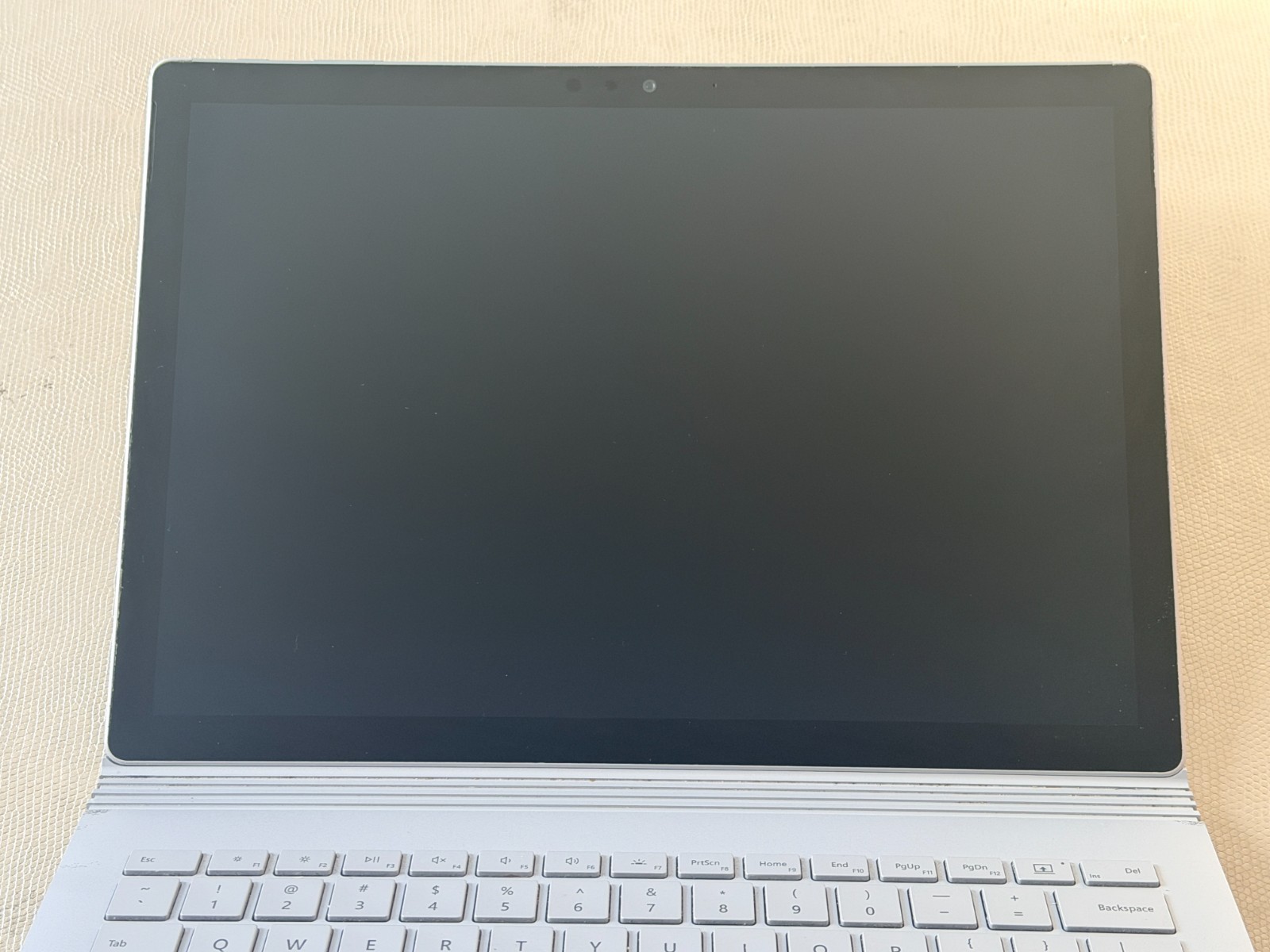 Microsoft Surface Book 2 13.5″ Laptop Core i5-7300U CPU w/ Retail Box & Charger