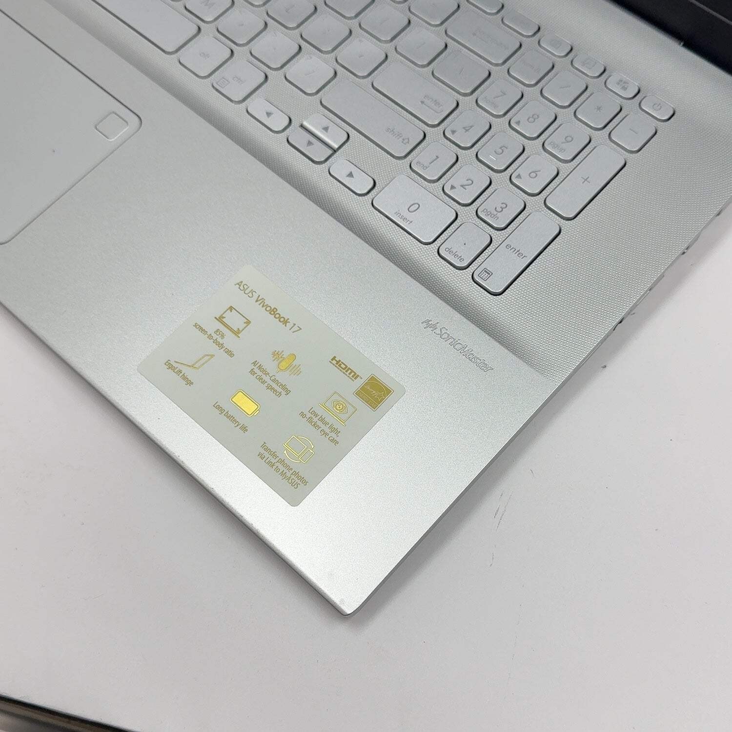 Broken Asus Vivobook 17 K712EA-WH34 17.3″ i3-1115G4 8GB RAM 256GB SSD Bad LCD