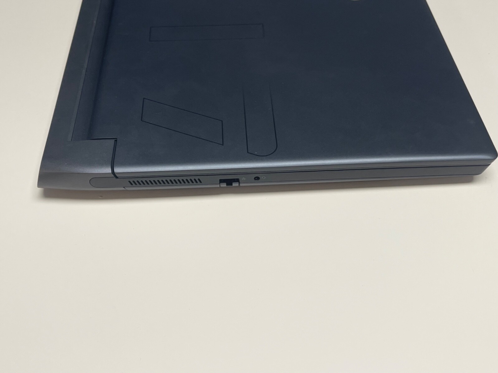 Black Alienware m17 R5 AMD 360HZ Gaming Laptop 3070 TI