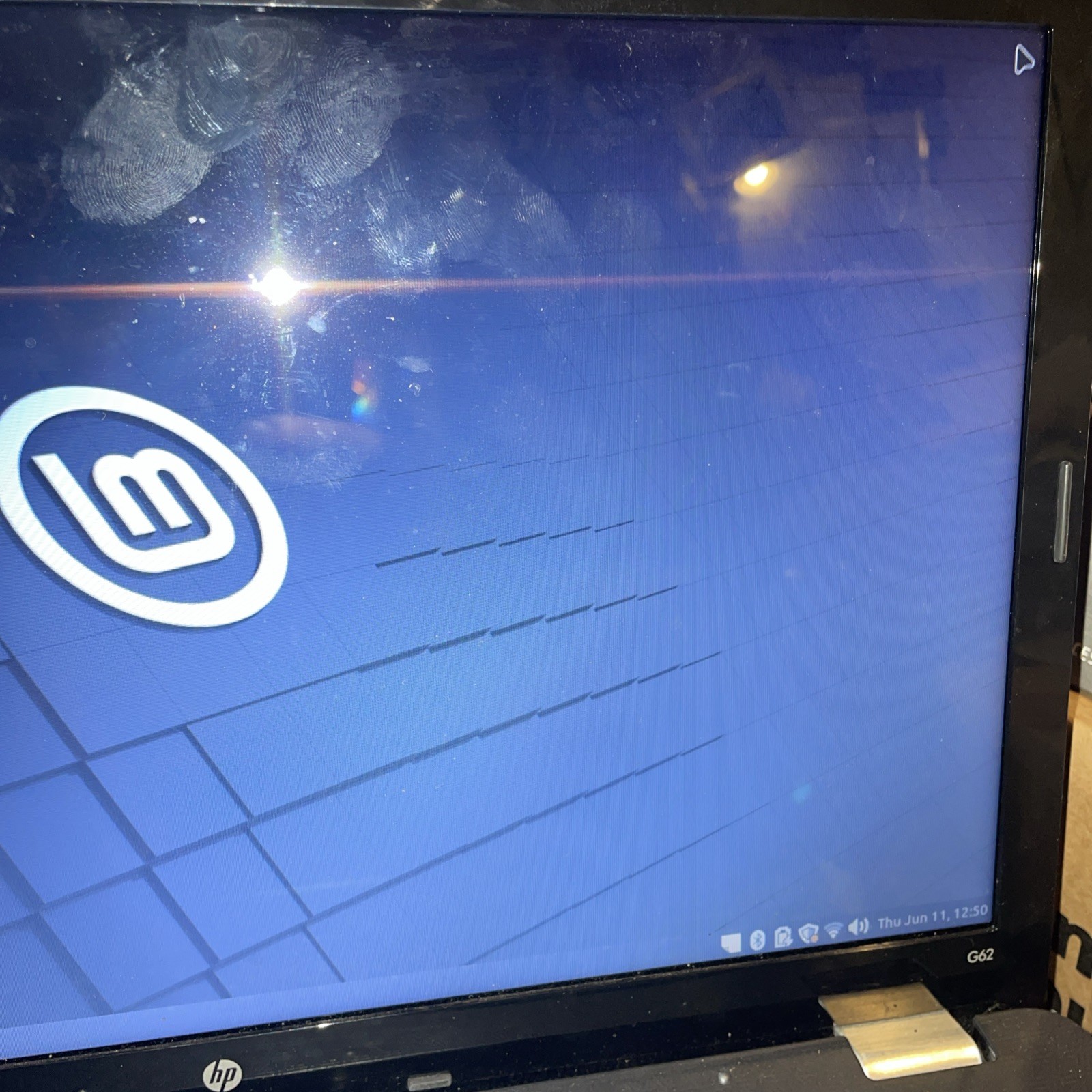 Hp G62 w 165 GB SSD And 8 Gb Ddr3 Linux Mint & Cooling Pad RGB Light And Charger