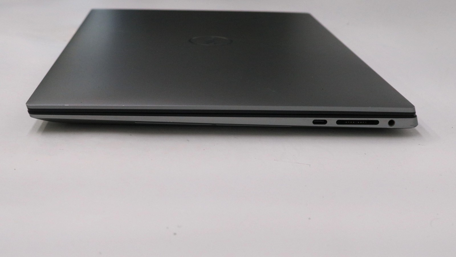 Dell Precision 5570 15″ i9-12900h 32GB 512GB – Very Good