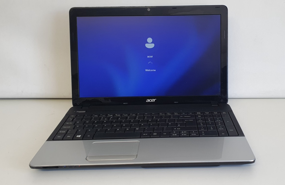 ACER TRAVELMATE P253 LAPTOP 2ND GEN i3-2348M 15.5″ 8GB 240GB SSD HDMI WIN11-85