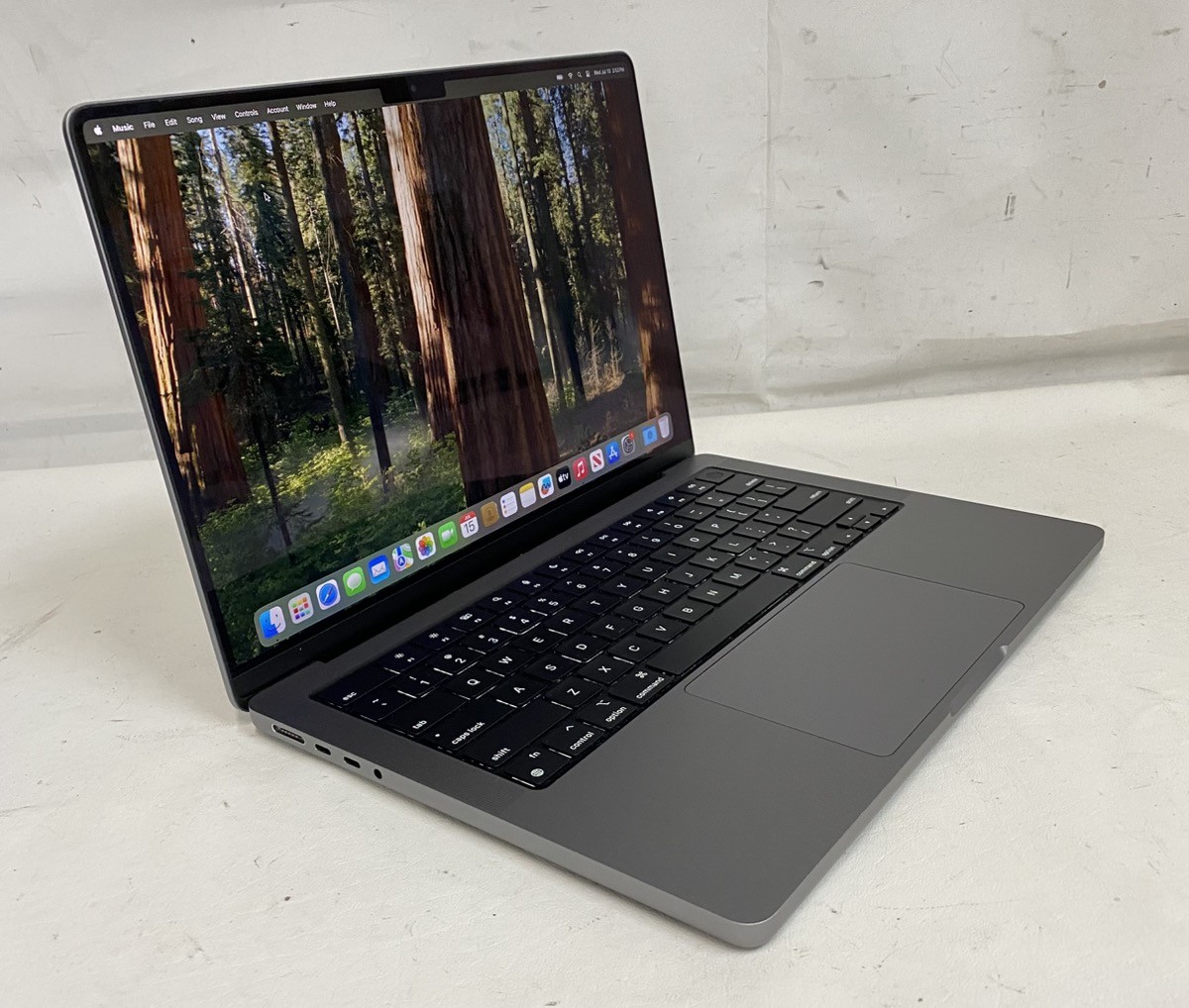 Apple MacBook Pro 14″ 512GB/16GB M1 Pro Laptop Model: A2442 (CMP127598)