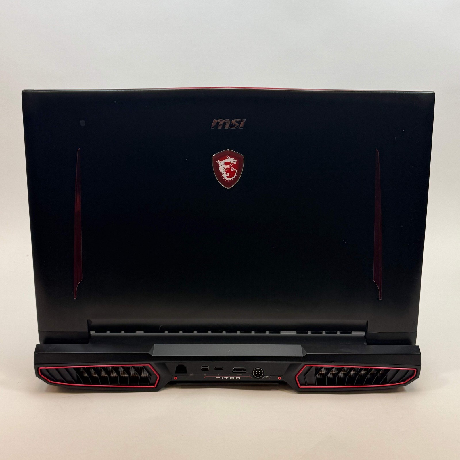 MSI Titan GT75 8RF 17.3″ i7-8850H 2.6GHz 64GB 256GB GTX 1080 Bent USB Read