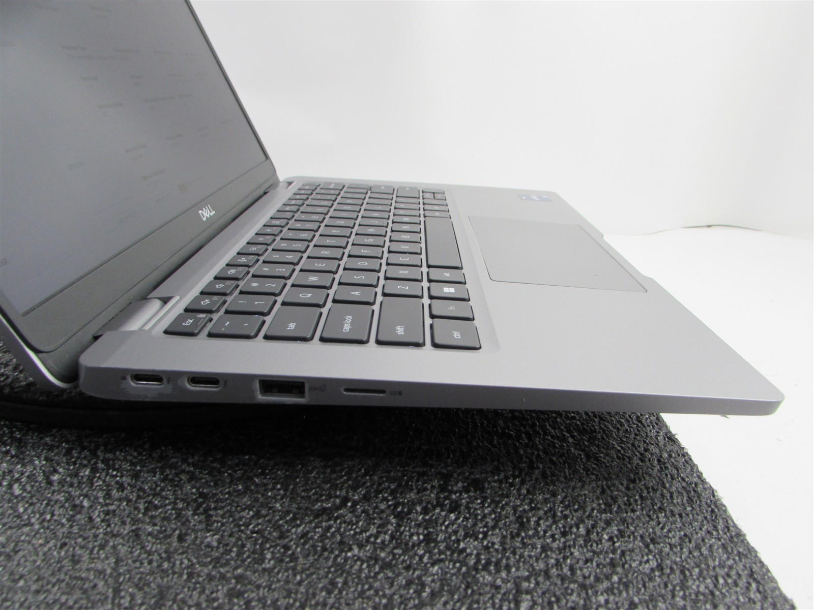 DELL LATITUDE 5330 FHD TOUCHSCREEN I5-1245U 10 CORE 512GB SSD 16GB RAM NO O.S