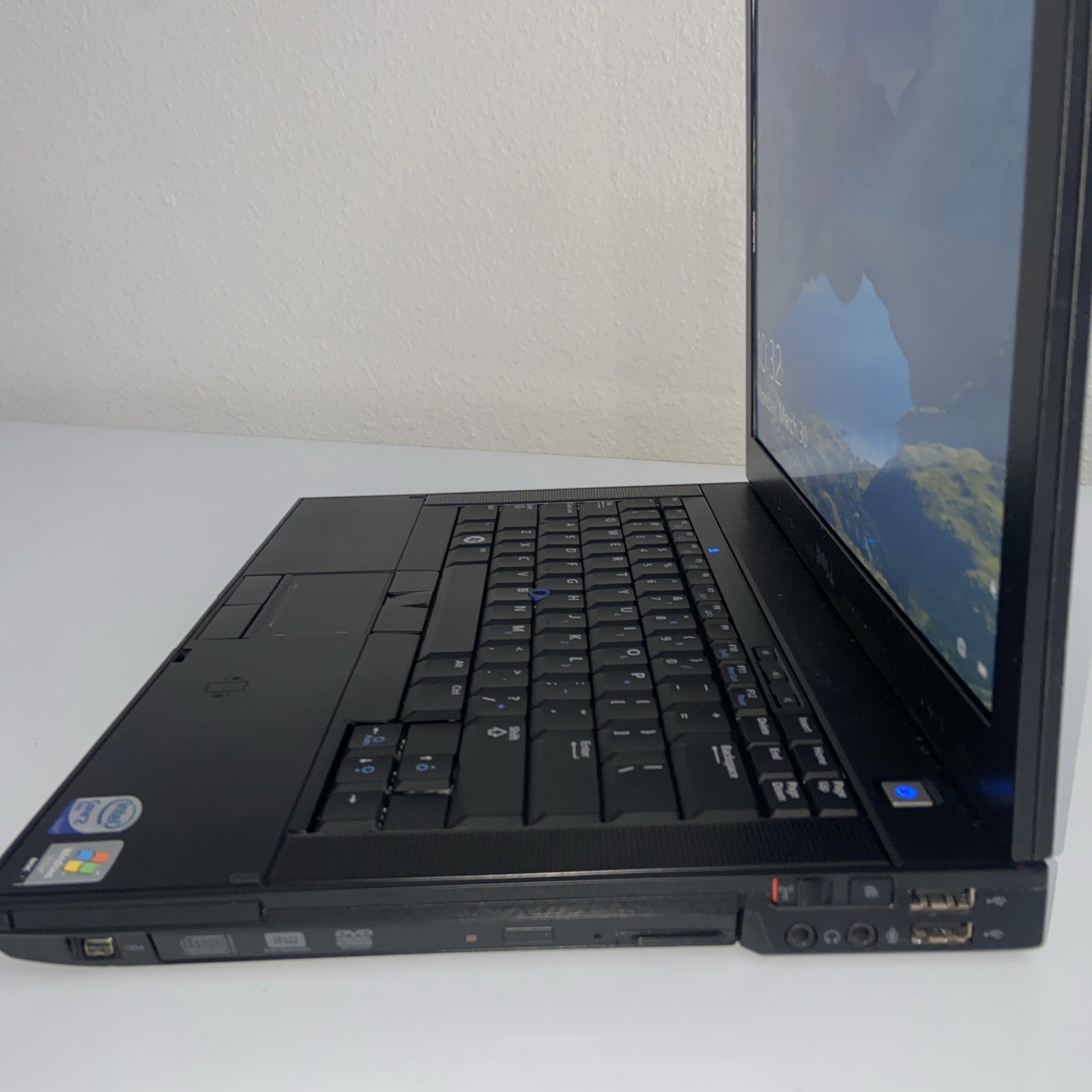 DELL LATITUDE E6400 – 14″ HD, 2.53GHz , 4GB RAM, 320GB HDD(no cover), Wins 10