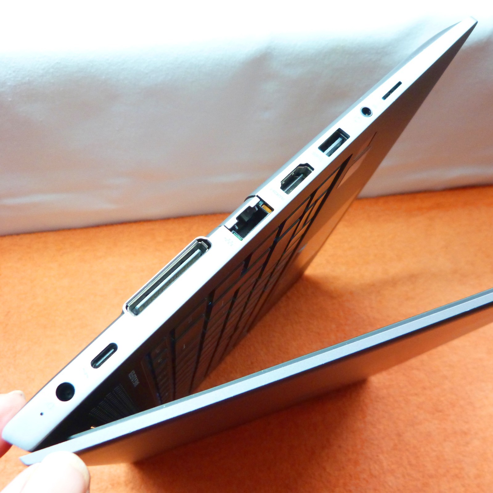 HP ZBook 14u G6 ELITE WORKSTATION l 32GB RAM l 2TB SSD Windows 11 PRO AMD WX3200