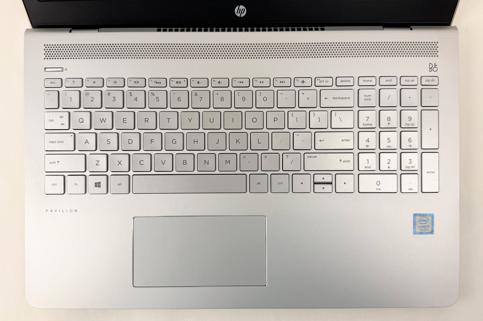 HP Pavilion 15-cc067cl 15.6″ FHD i7-7500U 8GB 1TB HDD W11H