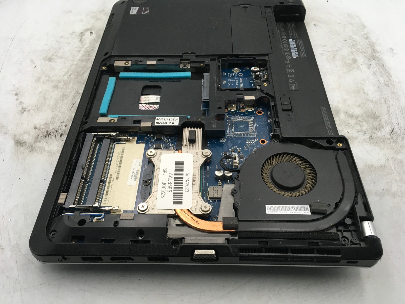 LENOVO THINKPAD E440 – BOOTS TO BIOS/BAD LCD – INTEL I5 4200M – NO RAM -READ-BB