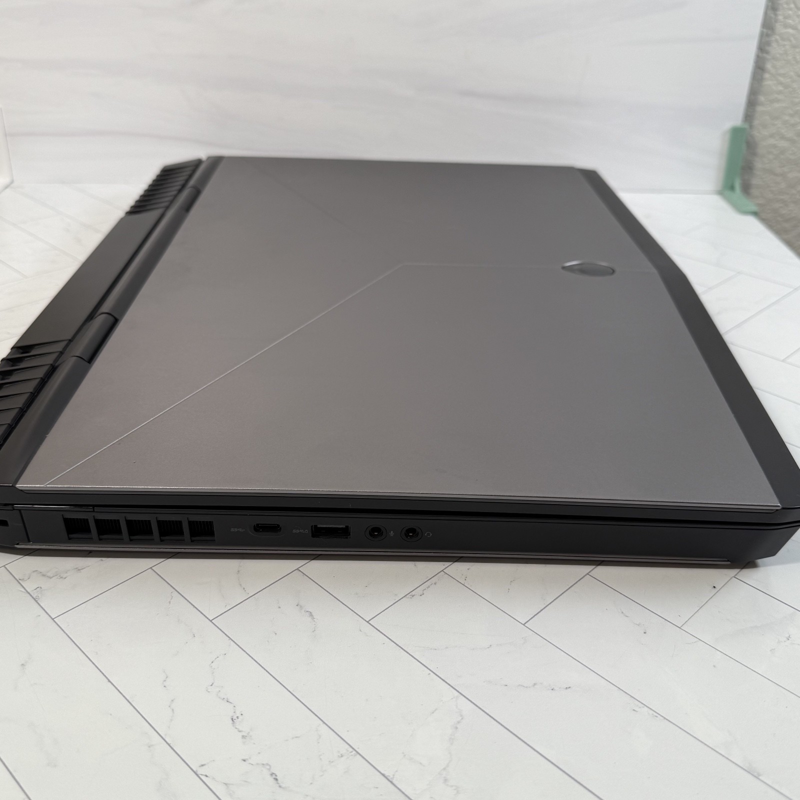ALIENWARE 17 R4 i7 2.6GHz GeForce GTX 1070 512GB SDD 1 TB HDD 16GB Gaming #H549