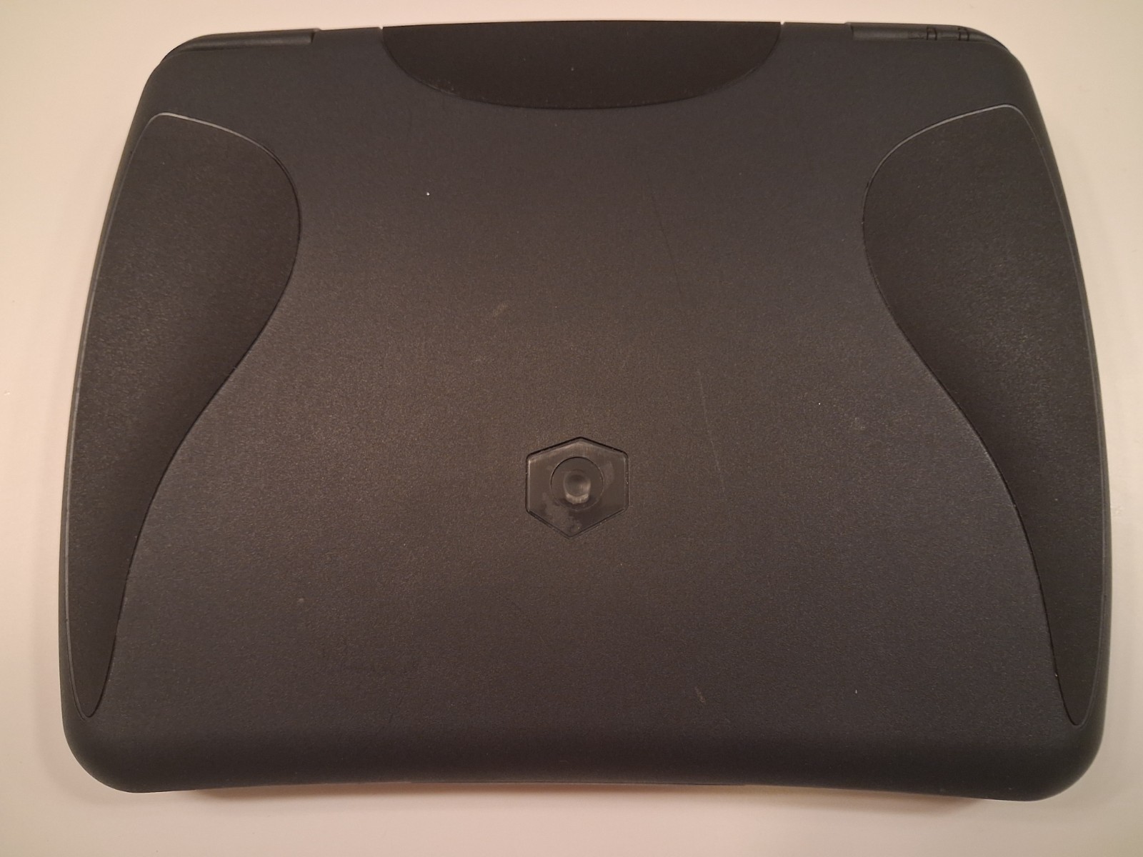 Vintage Gateway Solo 1150 Laptop Windlows ME – Parts or Repair Only
