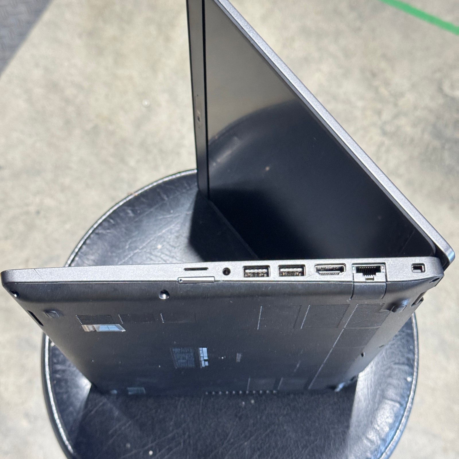 Dell Latitude 5401 14″ FHD i5-9400H 8GB RAM 256GB SSD | Charger Included | No OS