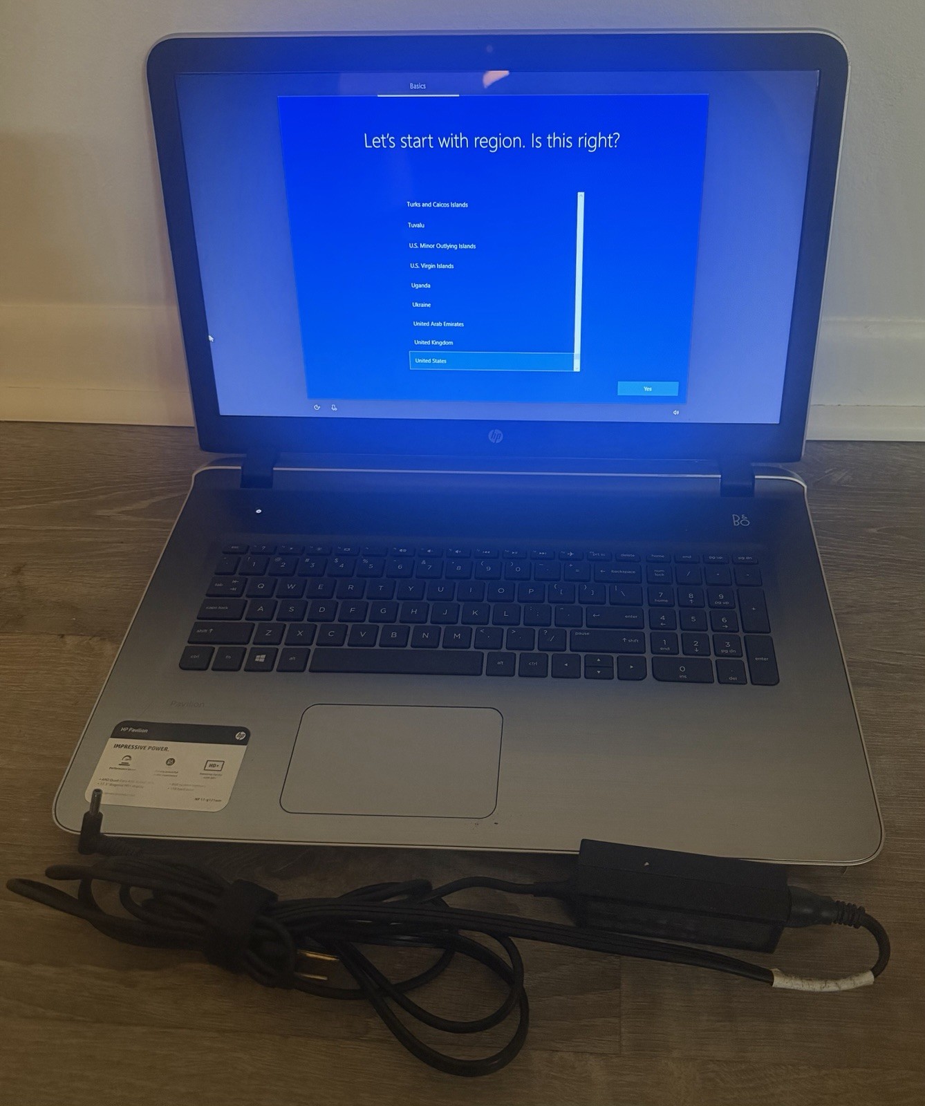 HP Pavilion 17-g121wm Laptop – A10-8700P @ 1.8Ghz, 8GB RAM, 1TB HDD – Win10 Home
