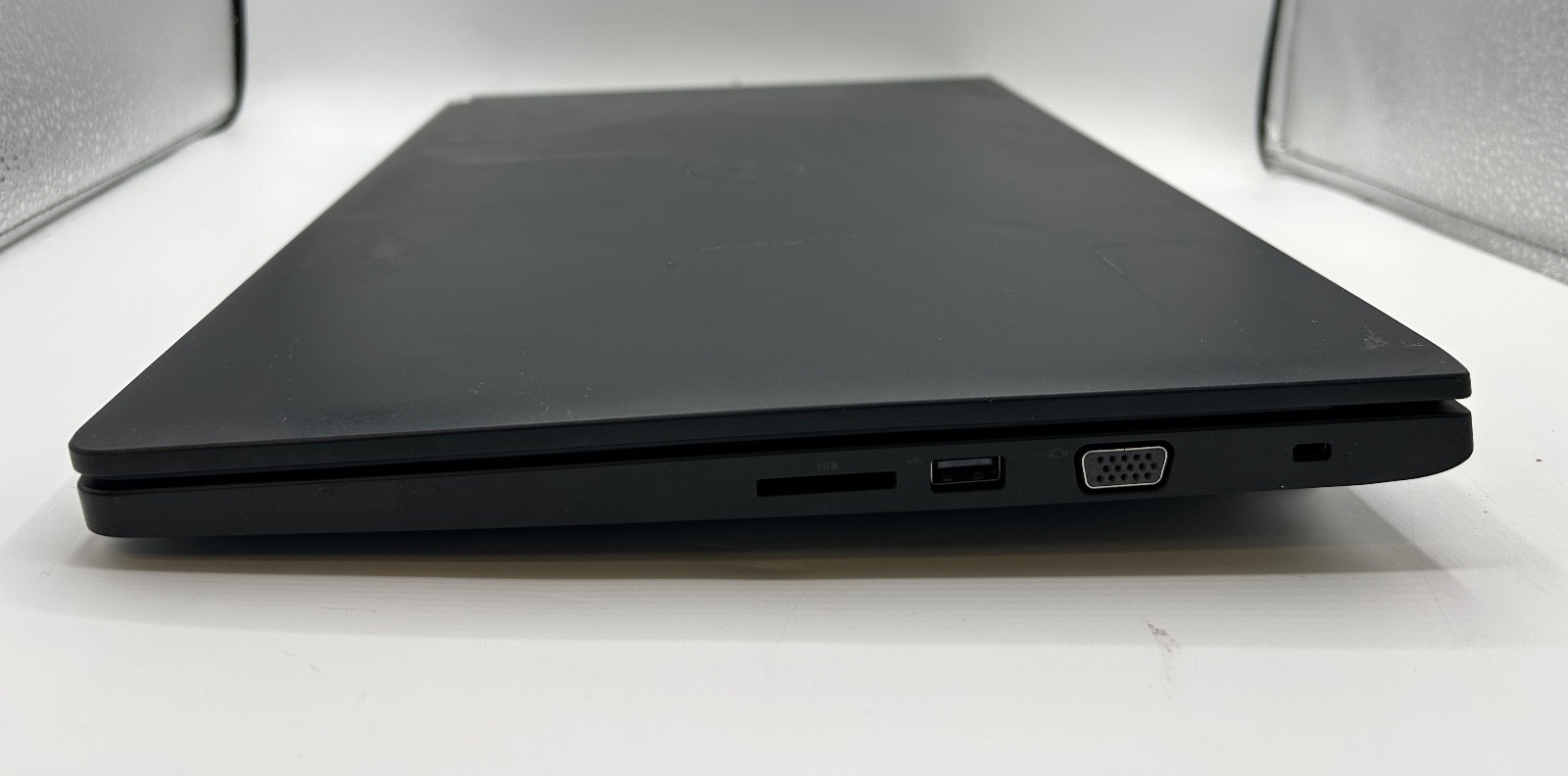 Dell Latitude 3560 15.6″ Intel i3-5005U 4GB RAM BIOS Locked No Drive