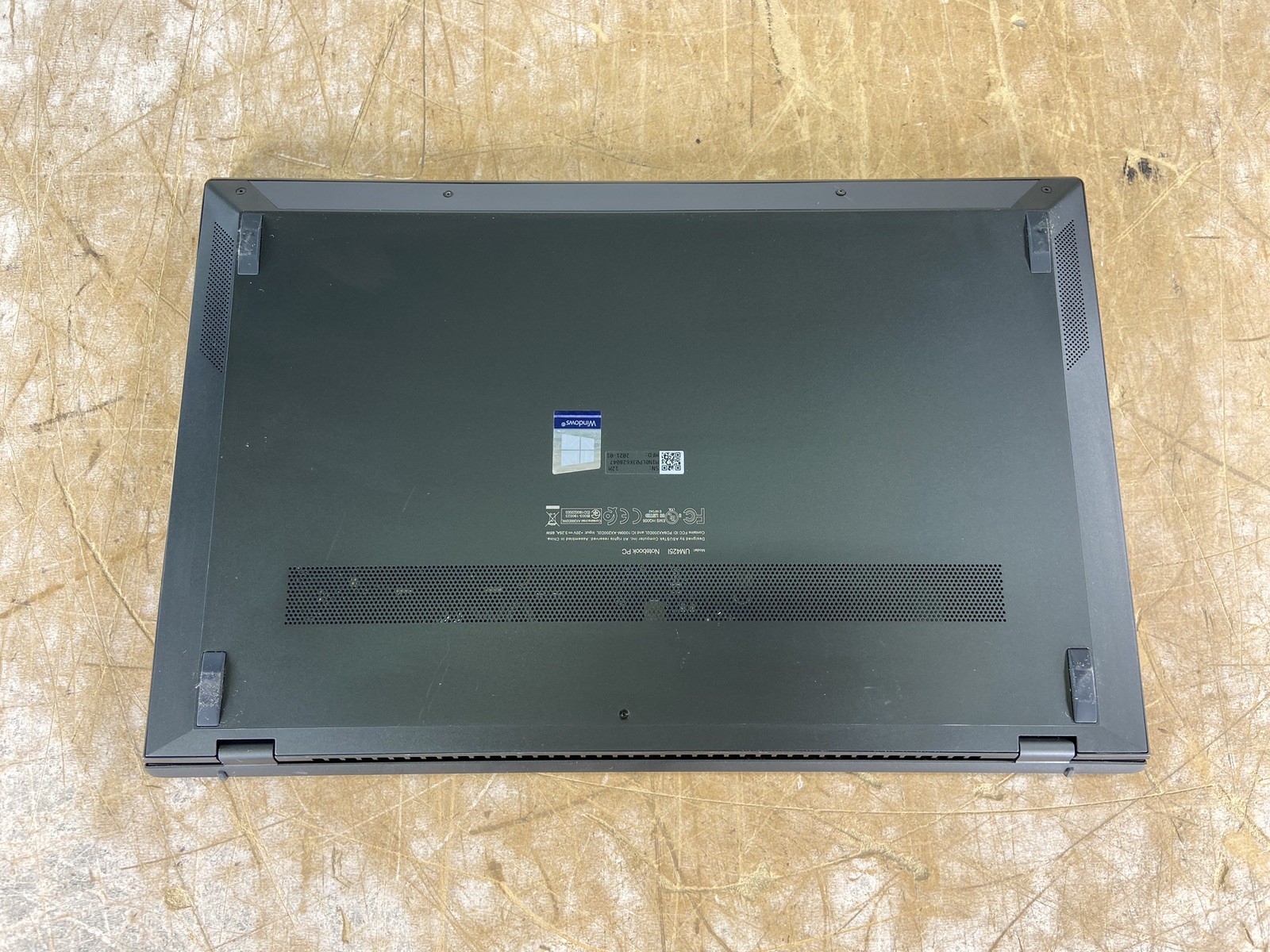 ASUS UM425I ZENBOOK RYZEN 7 4700U @ 2.0GHz, 16GB RAM, NO HDD/OS